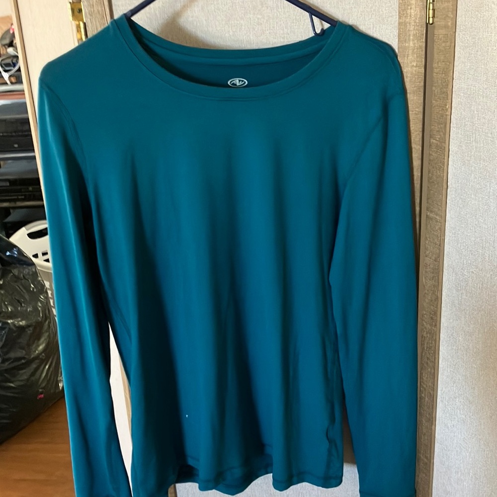 FINAL MARKDOWN Athletic Works Long Sleeve T-Shirt small